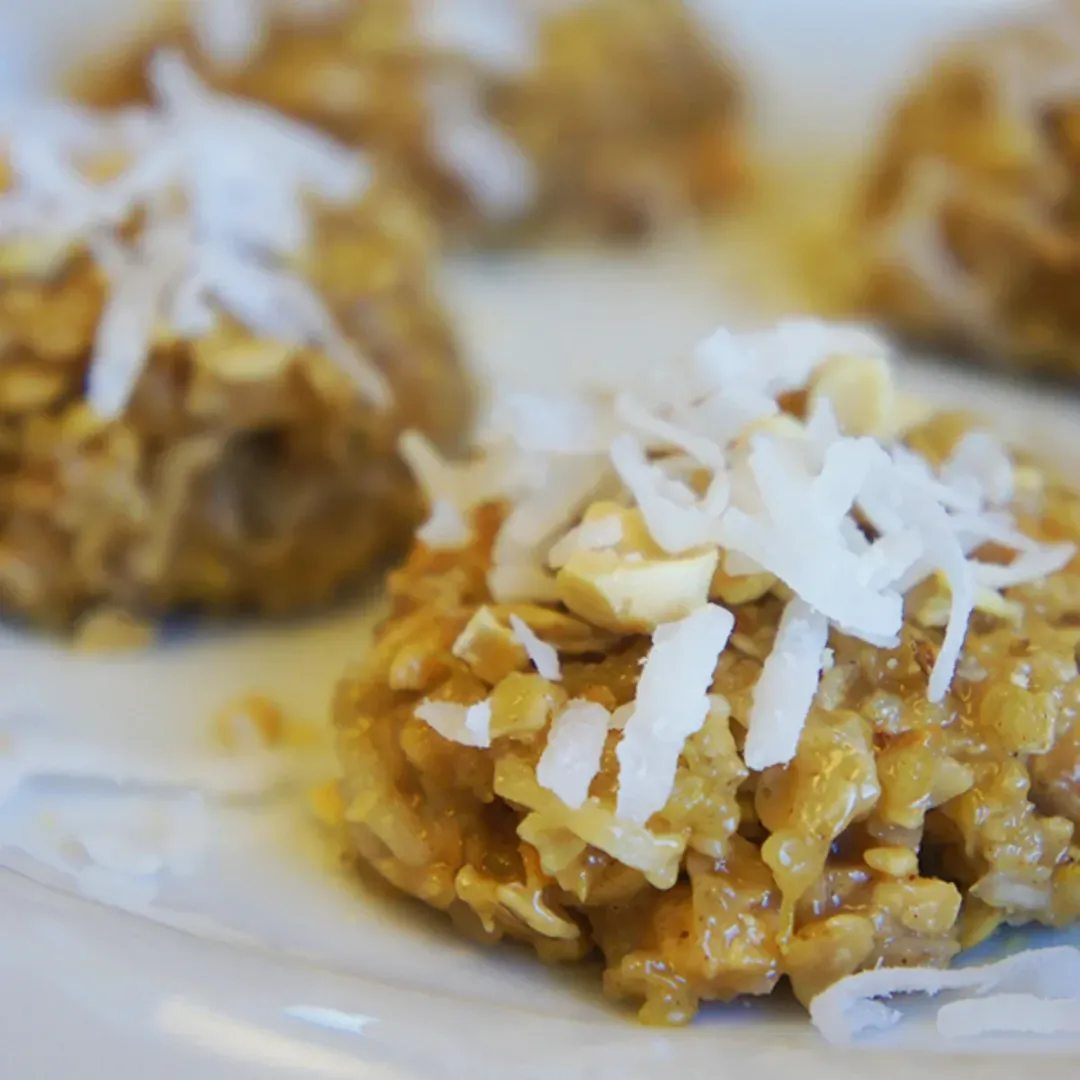https://d3xhk4vytuuf2.cloudfront.net/No-Bake-Peanut-Butter-Quinoa-Cookies.webp